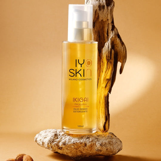 Olio denso detergente e struccante